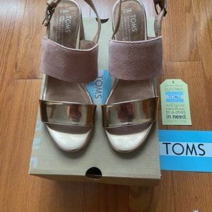 Poppy Bloom NEW in the Box Suede Rose Gold Specchio Sandals 6.5